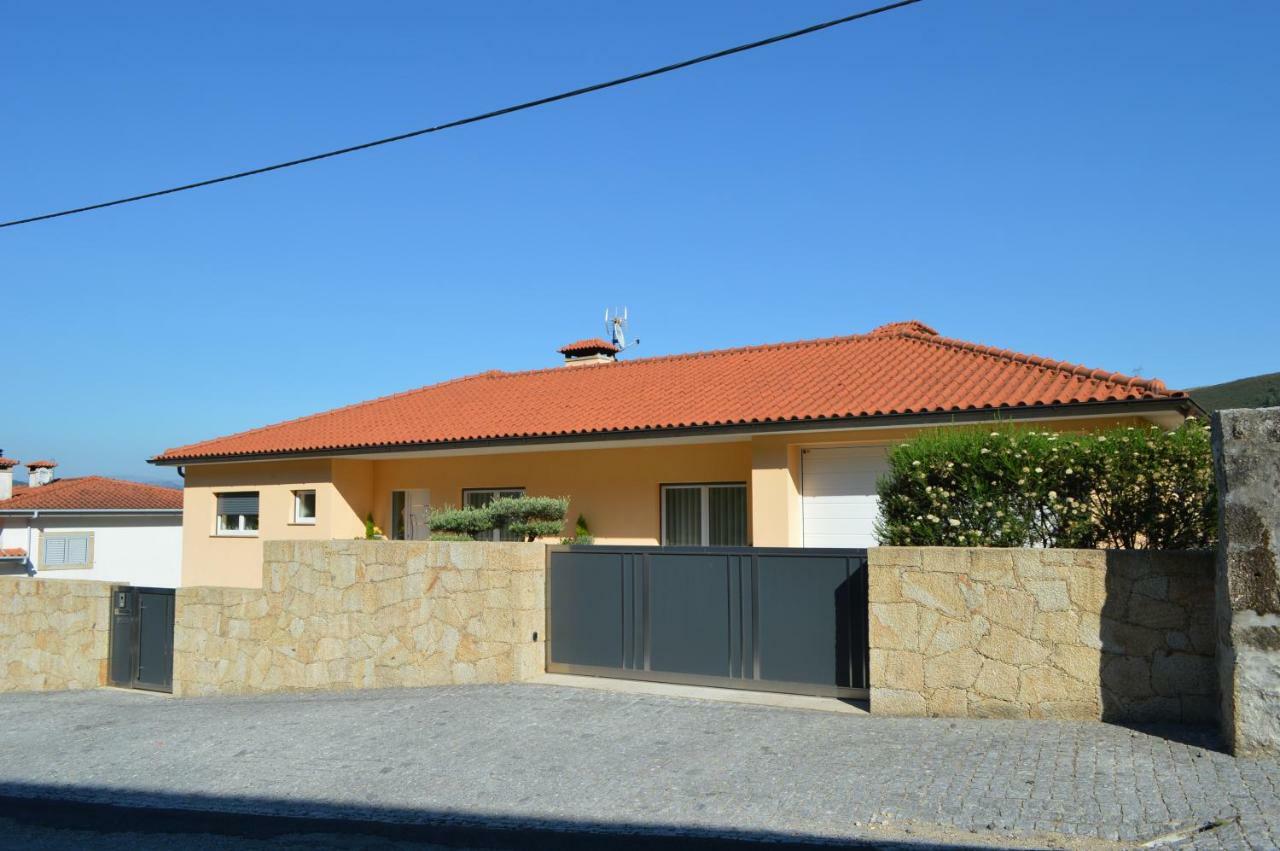 Al Ribeiro Apartment Povoa de Lanhoso Bagian luar foto
